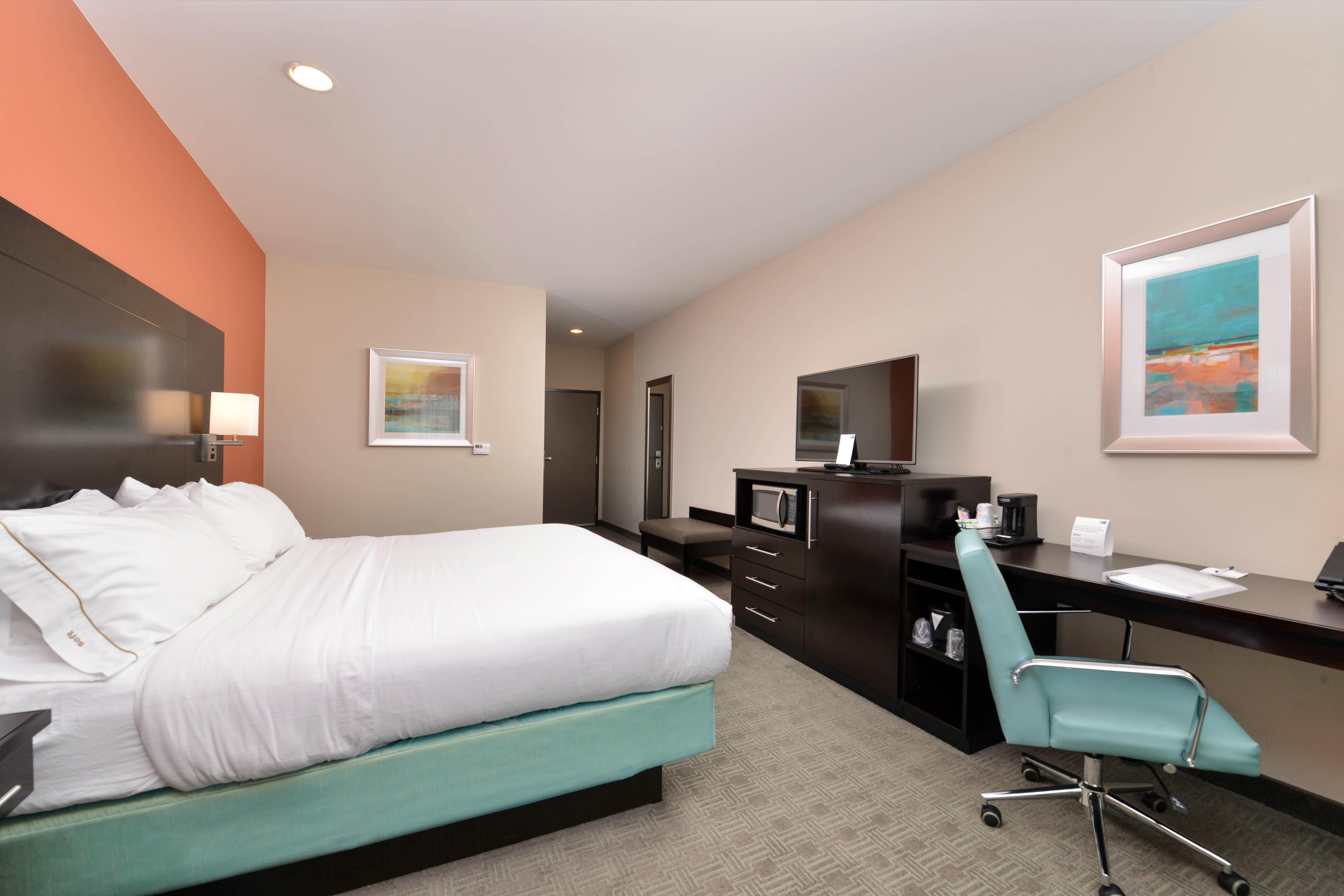 Holiday Inn Express & Suites Austin South By Ihg Exterior photo