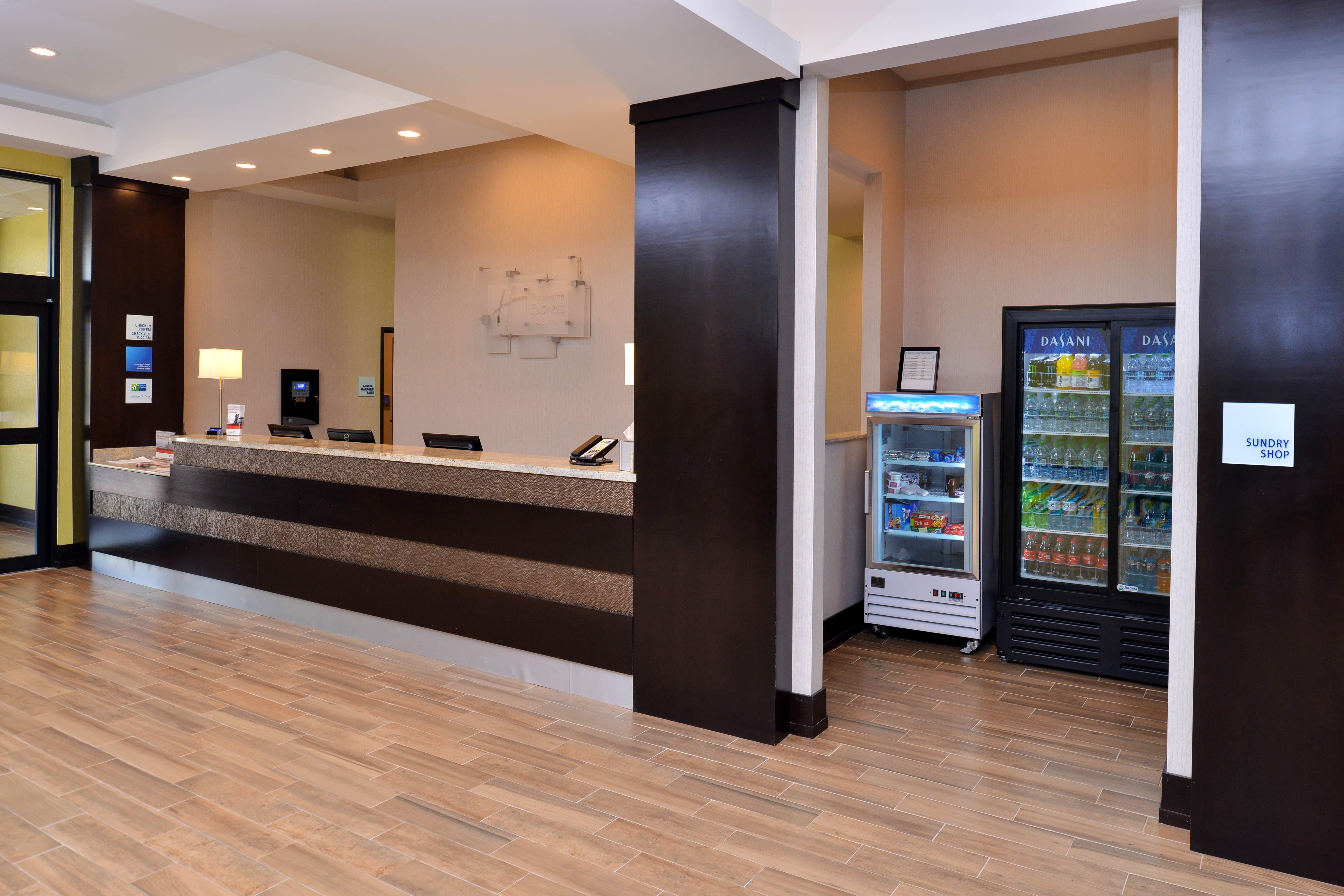 Holiday Inn Express & Suites Austin South By Ihg Exterior photo