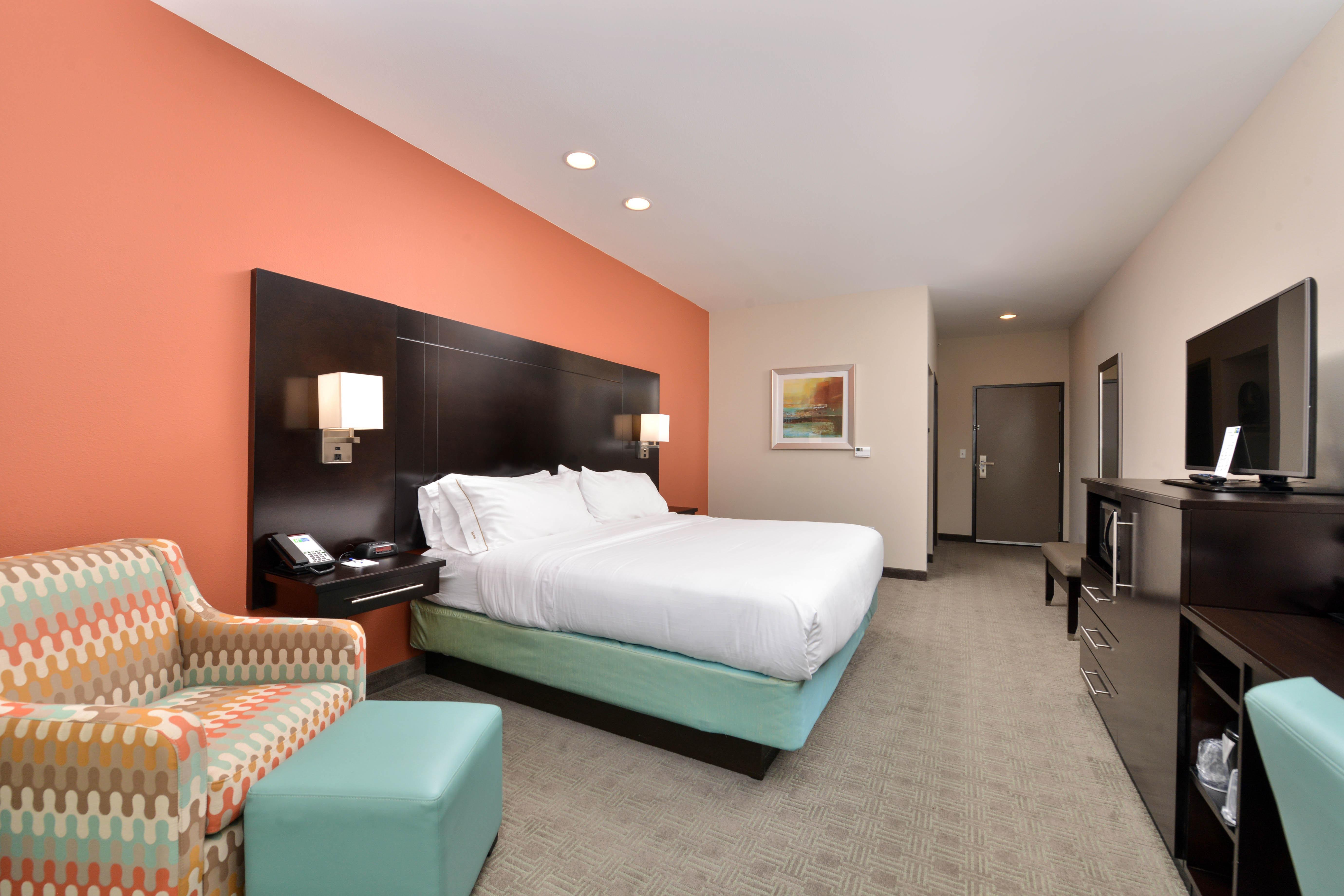 Holiday Inn Express & Suites Austin South By Ihg Exterior photo